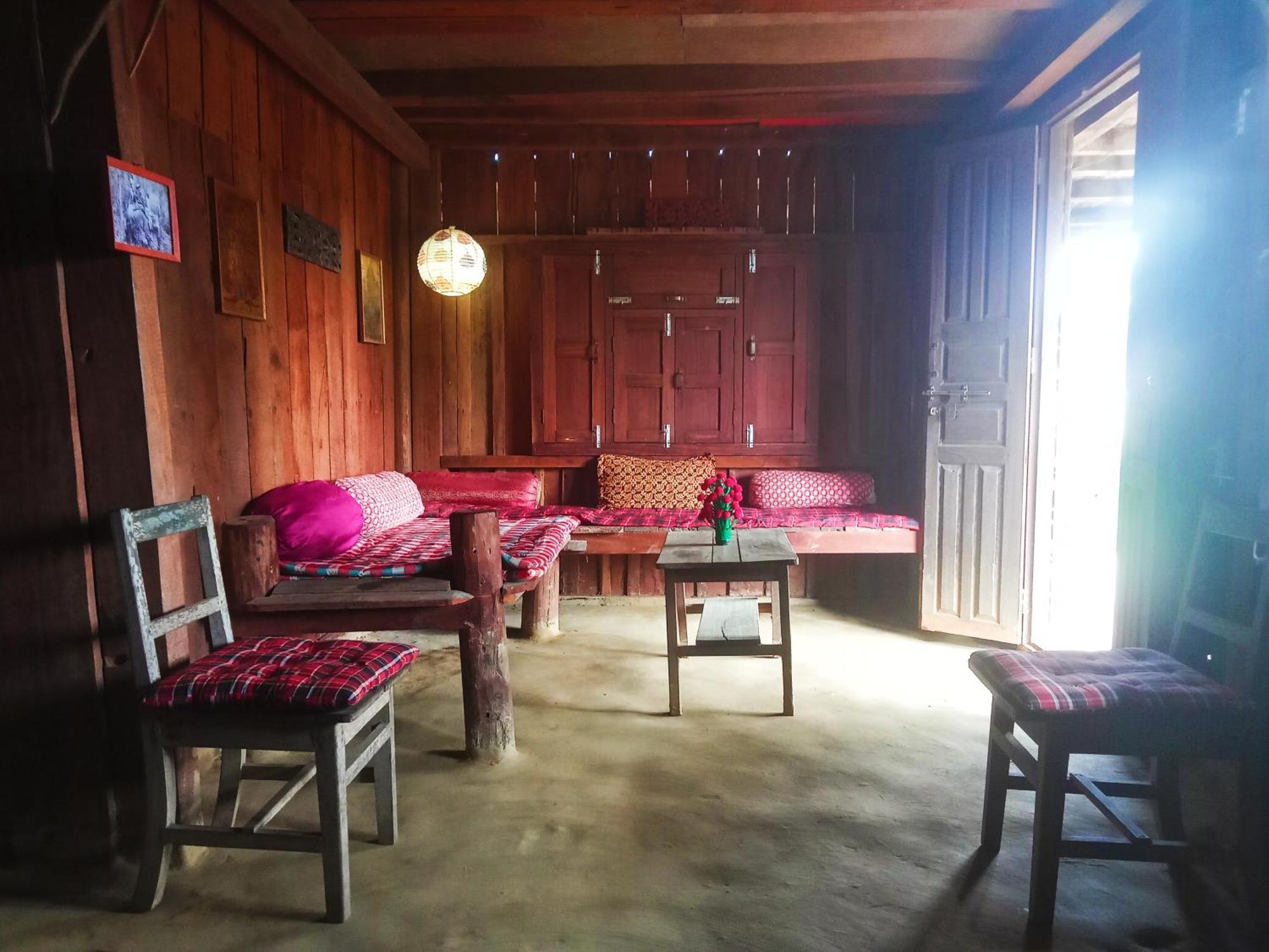 Shanta Ghar A Rustic Guesthouse Chitwan Rum bild