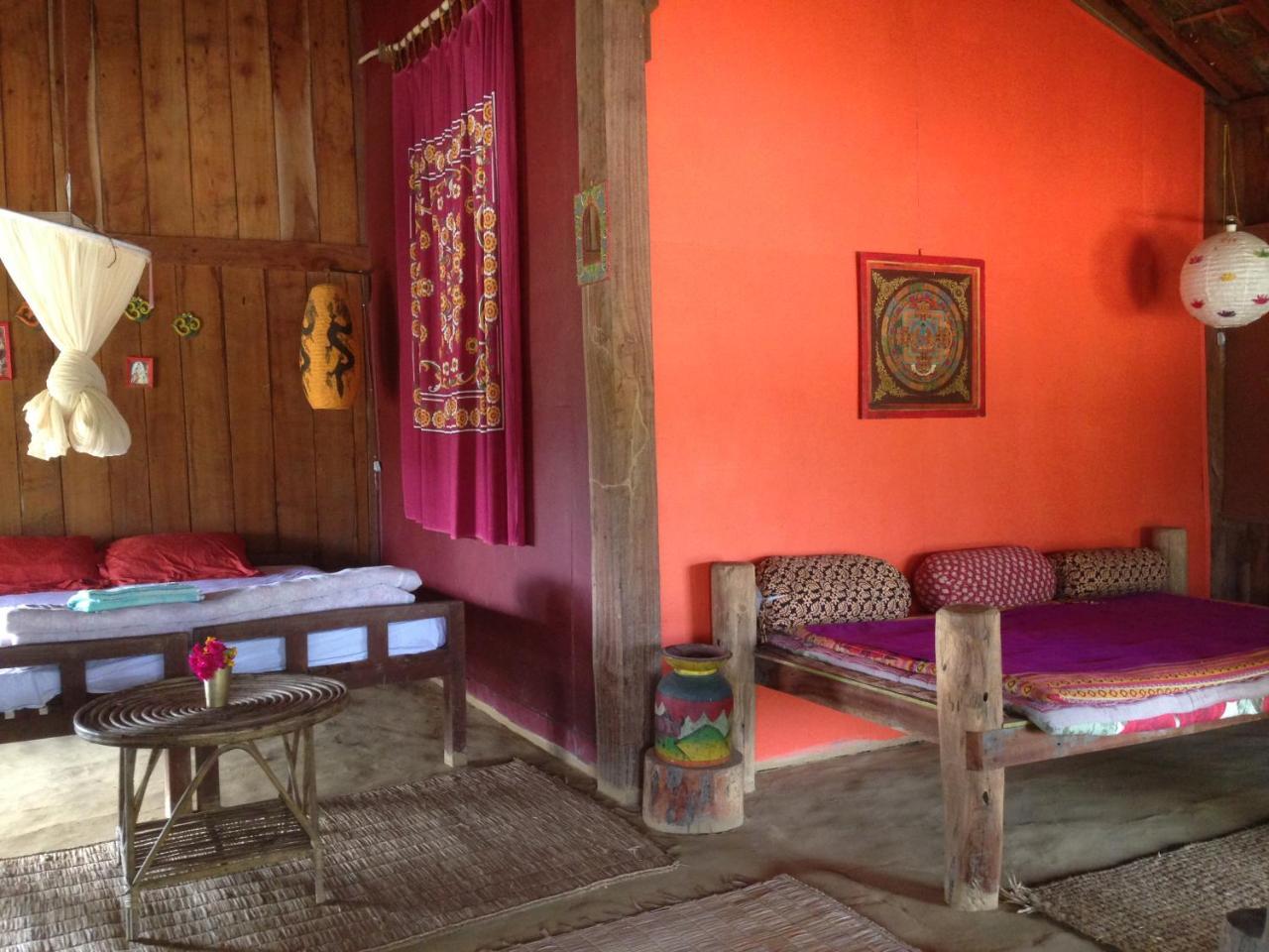 Shanta Ghar A Rustic Guesthouse Chitwan Exteriör bild