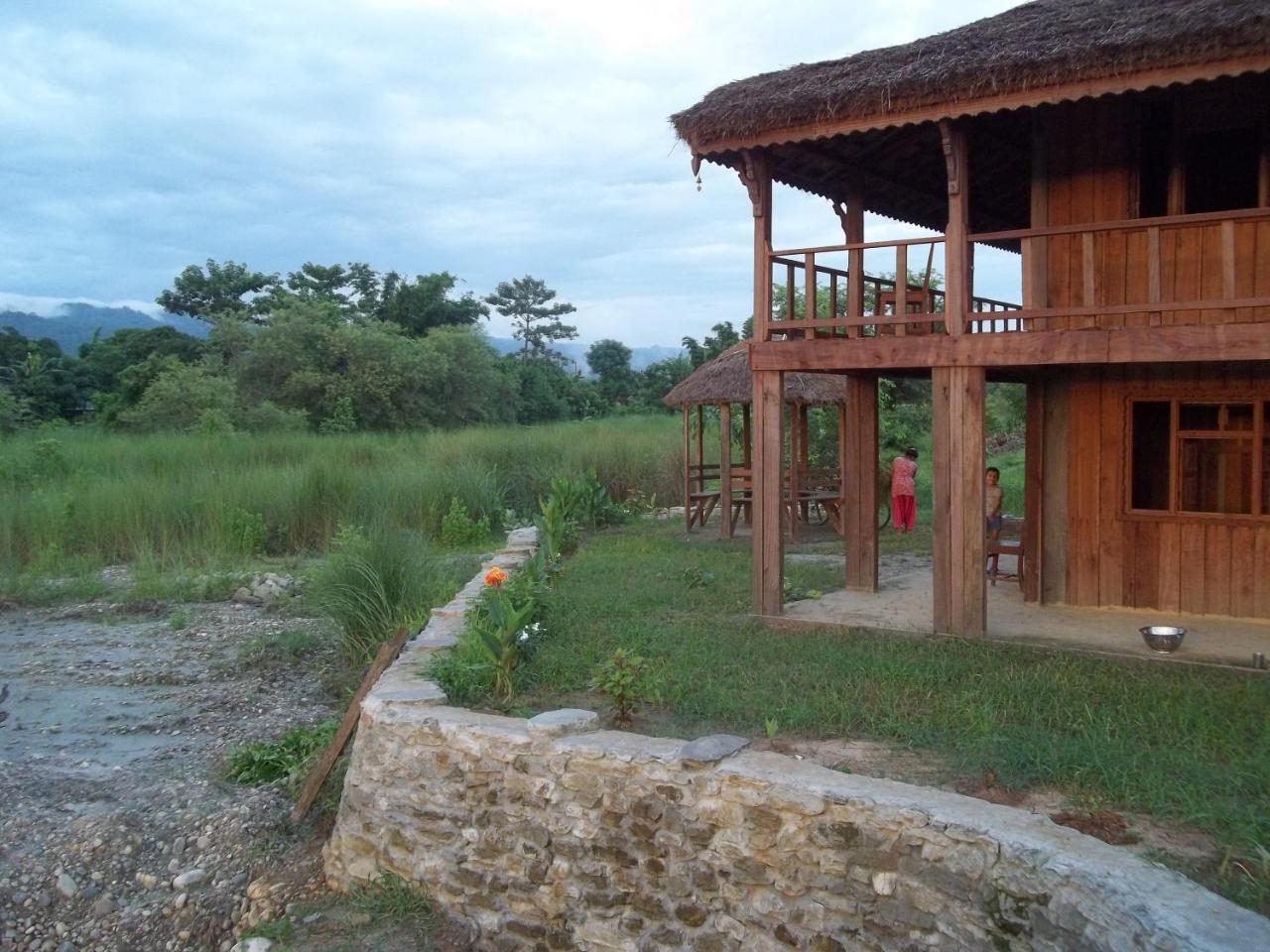 Shanta Ghar A Rustic Guesthouse Chitwan Exteriör bild